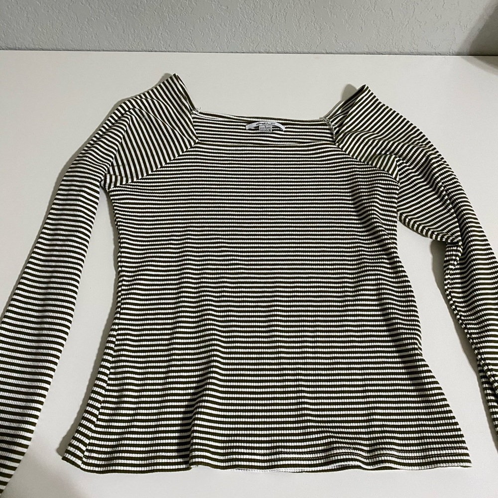 Fitted striped shirt